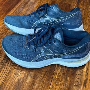 ASICS women’s 6.5 running shoes